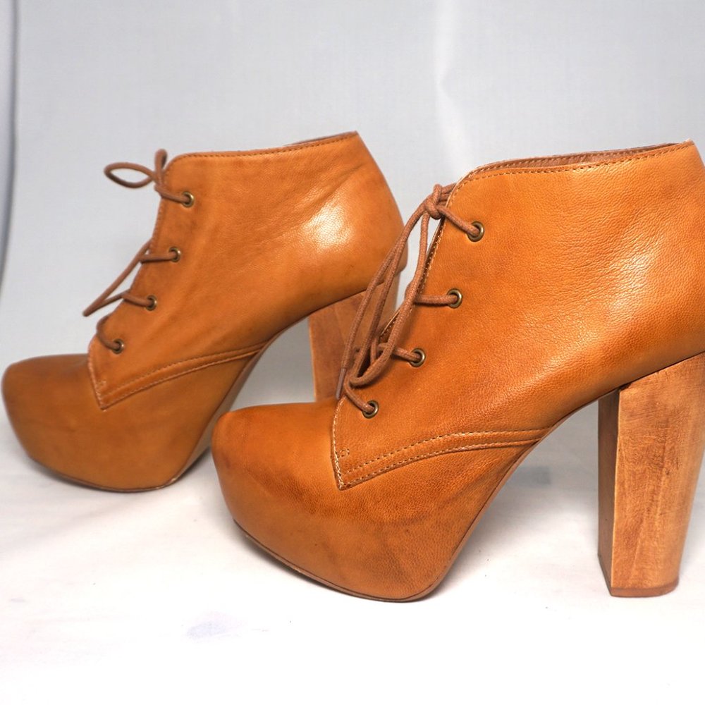 Steve Madden Tan Platform Boot